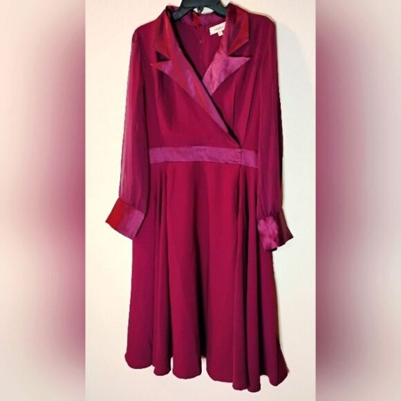 USED Timeless Dress - Picture 1 of 8